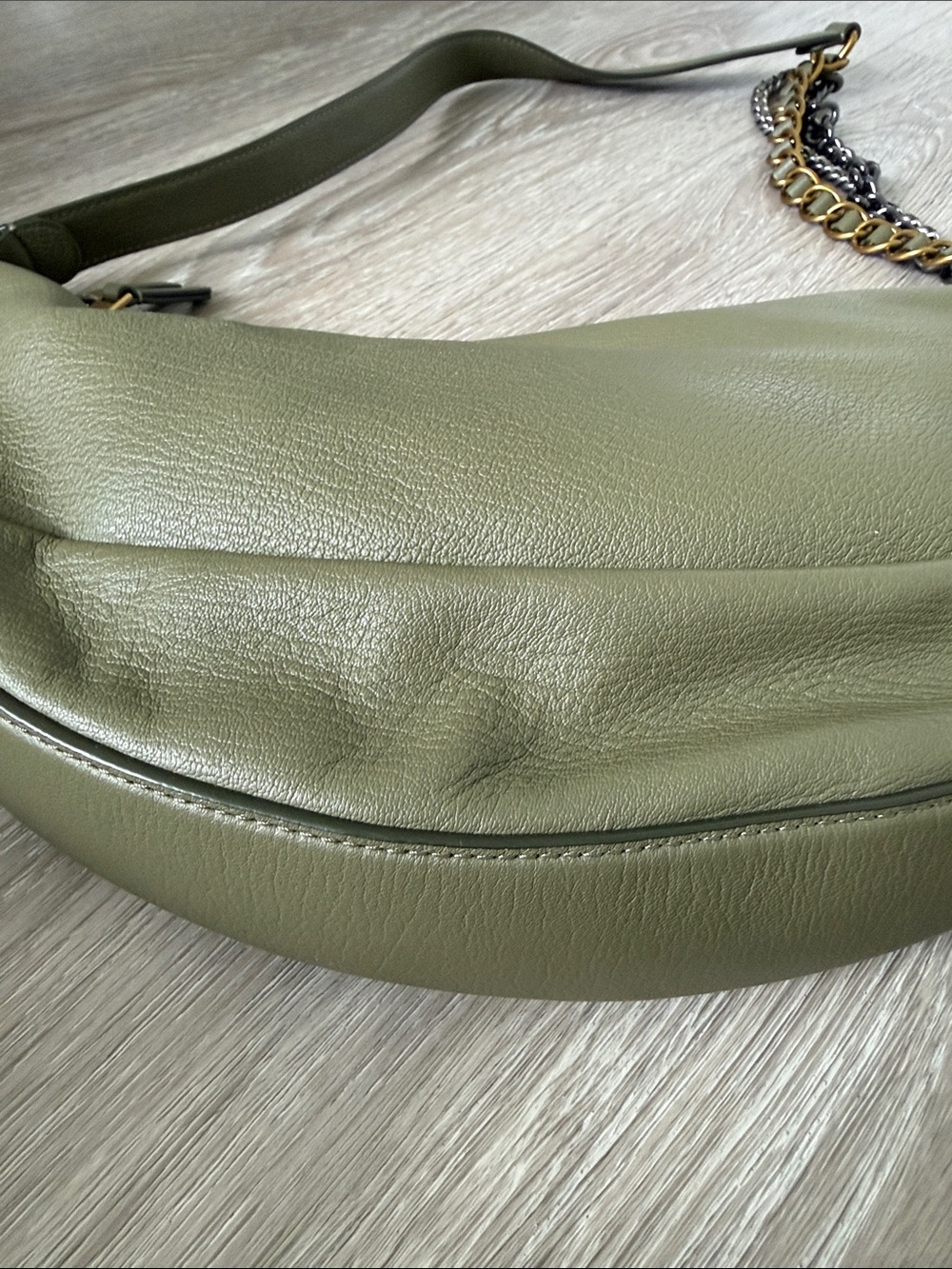 Marc Jacobs Olive Green Crescent Shoulder Bag with Mixed-Metal Chain - Picture 4 of 6